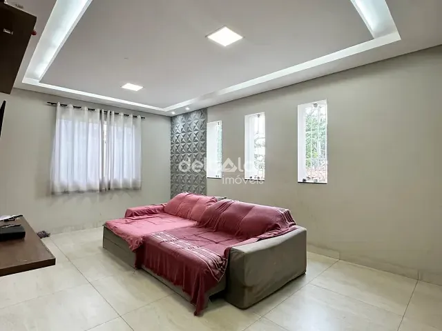 Casa com 379m² 3 quartos e 3 banheiros, para alugar, no bairro Planalto em Belo Horizonte