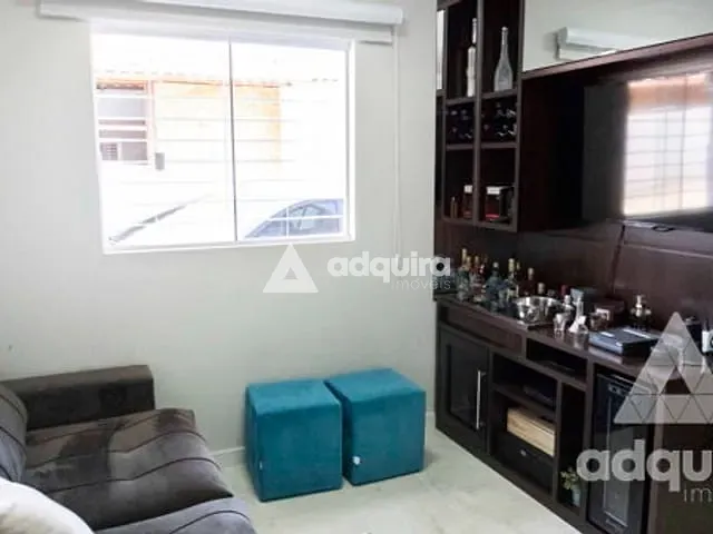 Sobrado com 80m² 1 quarto e 2 banheiros, à venda, no bairro Estrela em Ponta Grossa