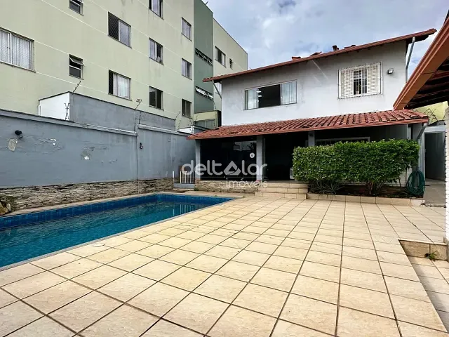 Casa com 360m² 3 quartos e 3 banheiros, para alugar, no bairro Santa Amélia em Belo Horizonte