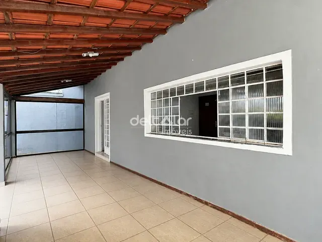 Casa com 360m² 3 quartos e 3 banheiros, para alugar, no bairro Santa Amélia em Belo Horizonte