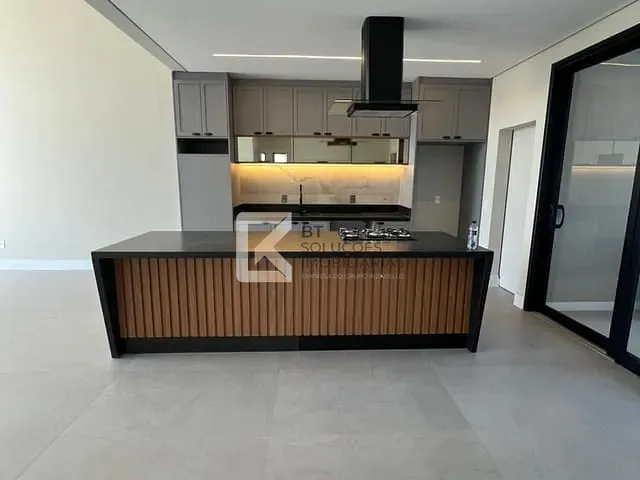 Casa com 360m² 3 quartos e 5 banheiros, à venda, no bairro Vila Inglesa em Indaiatuba