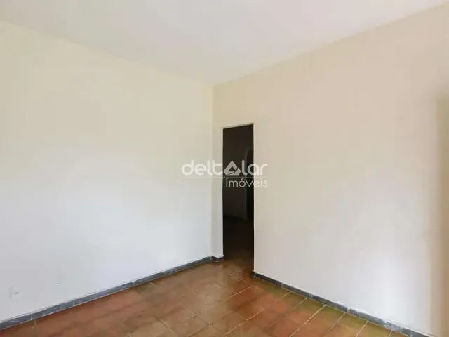 Casa com 360m² 3 quartos e 1 banheiro, à venda, no bairro Jaqueline em Belo Horizonte
