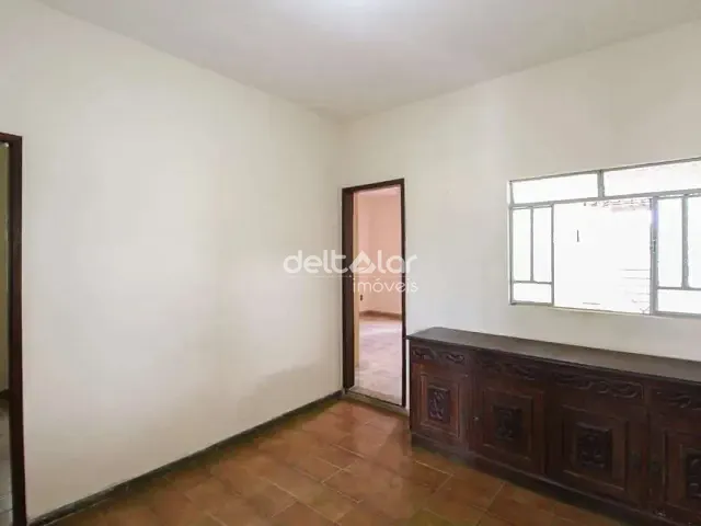 Casa com 360m² 3 quartos e 1 banheiro, para alugar, no bairro Jaqueline em Belo Horizonte