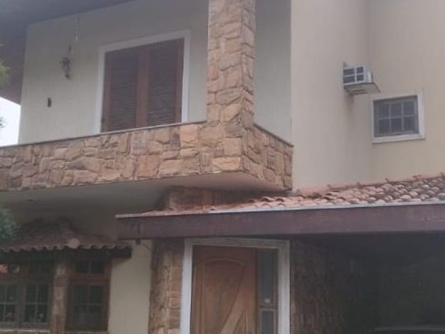 Casa com 450m² 4 quartos e 2 banheiros, à venda, no bairro Urbanova em São José dos Campos