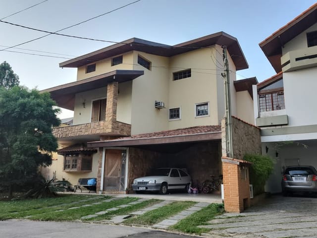 Casa com 450m² 4 quartos e 2 banheiros, à venda, no bairro Urbanova em São José dos Campos