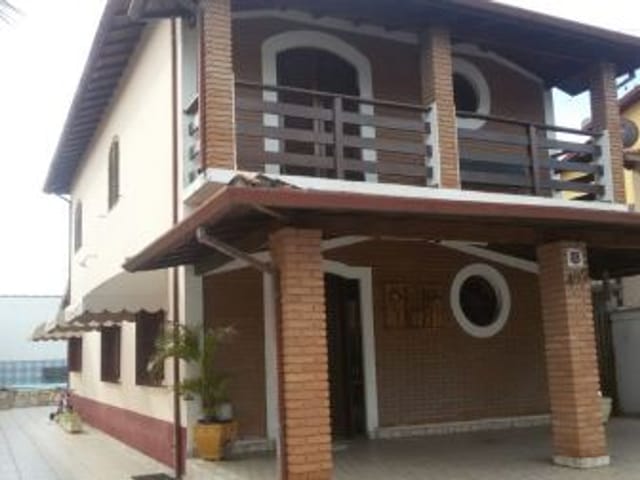Casa com 300m² 3 quartos e 2 banheiros, à venda, no bairro Parque São Domingos em Pindamonhangaba