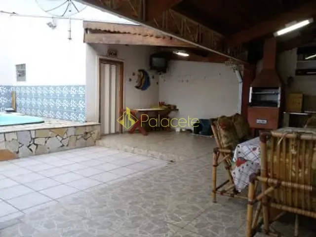 Casa com 300m² 3 quartos e 2 banheiros, à venda, no bairro Parque São Domingos em Pindamonhangaba