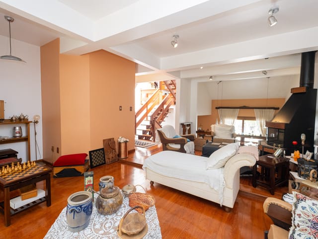 Casa 4 quartos e 4 banheiros, à venda, no bairro Areal em Pelotas