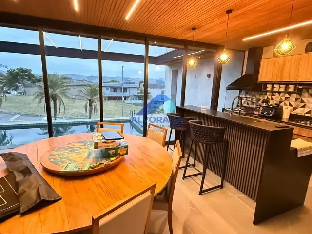 Casa com 558m² 4 quartos e 4 banheiros, à venda, no bairro Condomínio Residencial Monte Carlo em São José dos Campos