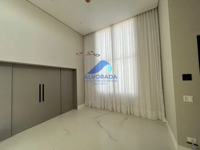 Casa com 558m² 4 quartos e 4 banheiros, à venda, no bairro Condomínio Residencial Monte Carlo em São José dos Campos