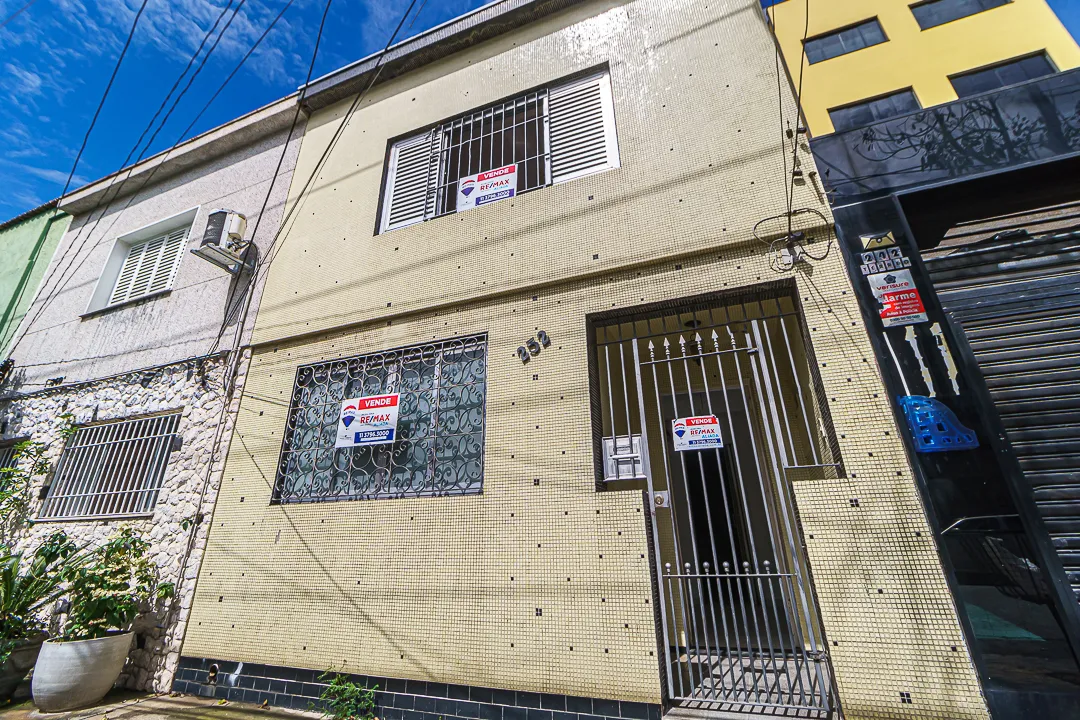 Casa para venda em Lapa com 2 quartos, 93m²