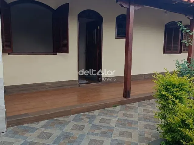 Casa com 360m² 3 quartos e 1 banheiro, à venda, no bairro Jaqueline em Belo Horizonte