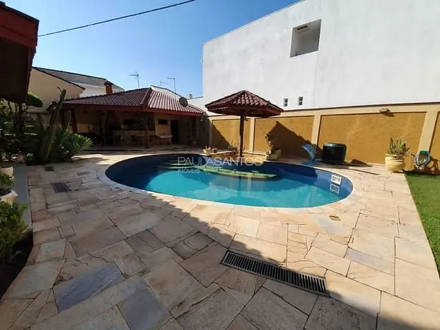 Casa com 600m² 4 quartos e 4 banheiros, à venda, no bairro Granja Olga em Sorocaba