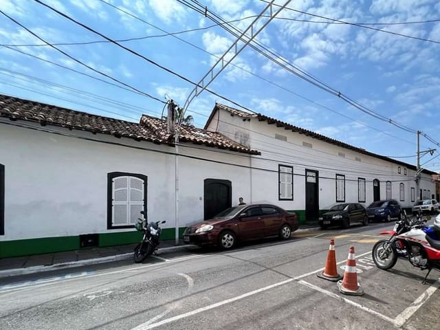 Casa com 3525m² 6 quartos e 7 banheiros, à venda ou para alugar, no bairro Centro em Santana de Parnaíba