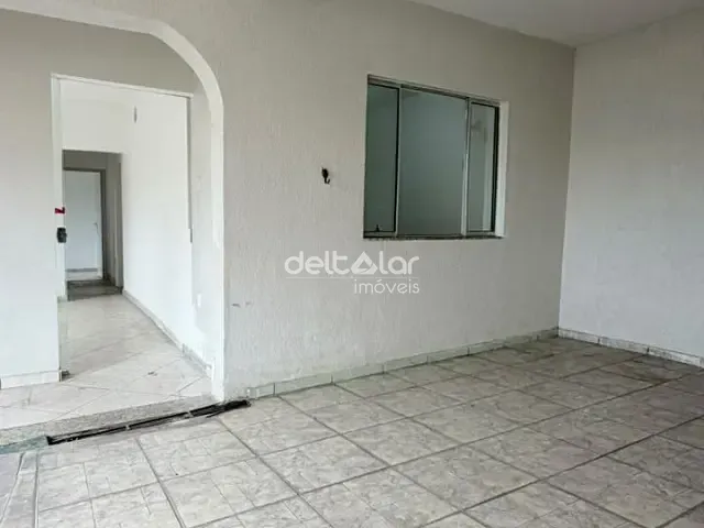 Casa com 72m² 2 quartos e 1 banheiro, para alugar, no bairro Minascaixa em Belo Horizonte