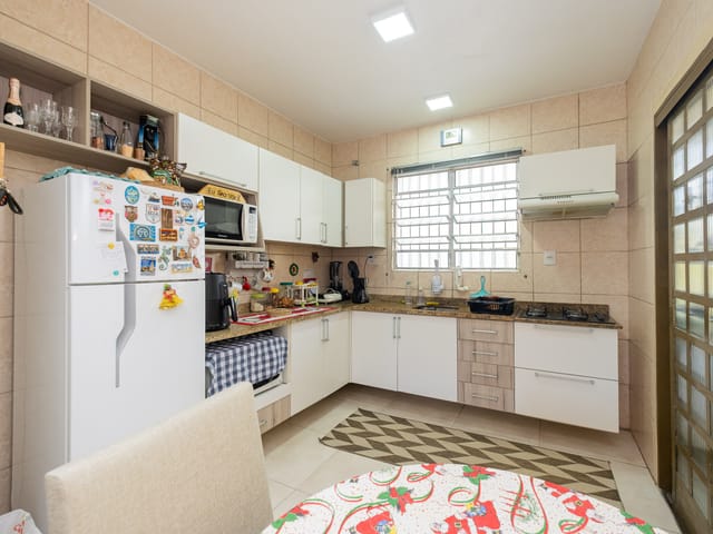 Casa com 300m² 2 quartos e 2 banheiros, à venda, no bairro Laranjal em Pelotas