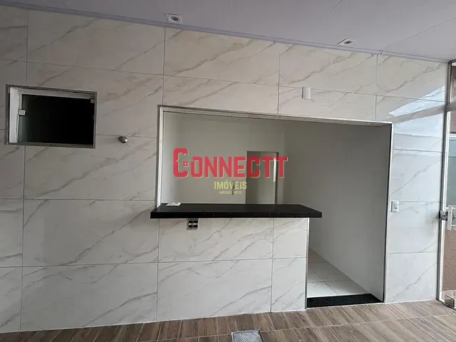 Casa com 160m² 3 quartos e 2 banheiros, à venda, no bairro Centro em Brodowski