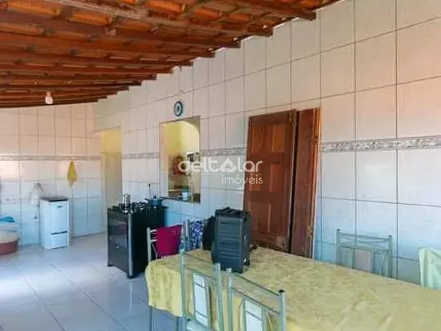 Casa com 300m² 3 quartos e 2 banheiros, para alugar, no bairro Minascaixa em Belo Horizonte