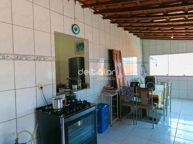 Casa com 300m² 3 quartos e 2 banheiros, para alugar, no bairro Minascaixa em Belo Horizonte