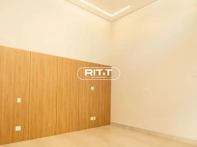 Casa com 250m² 3 quartos e 2 banheiros, à venda, no bairro Parque Brasil 500 em Paulínia