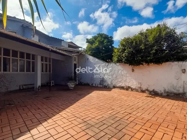 Casa com 360m² 4 quartos e 2 banheiros, à venda, no bairro São João Batista (Venda Nova) em Belo Horizonte