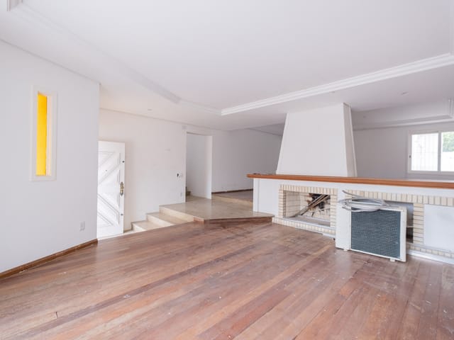 Casa 4 quartos e 3 banheiros, à venda ou para alugar, no bairro Areal em Pelotas