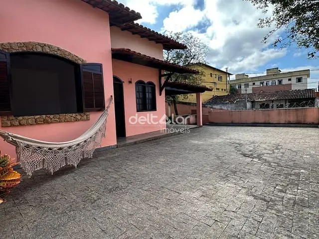 Casa 3 quartos e 4 banheiros, à venda, no bairro Vila Cloris em Belo Horizonte
