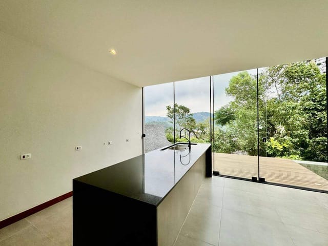 Casa com 500m² 3 quartos e 1 banheiro, à venda, no bairro Quitandinha em Petrópolis