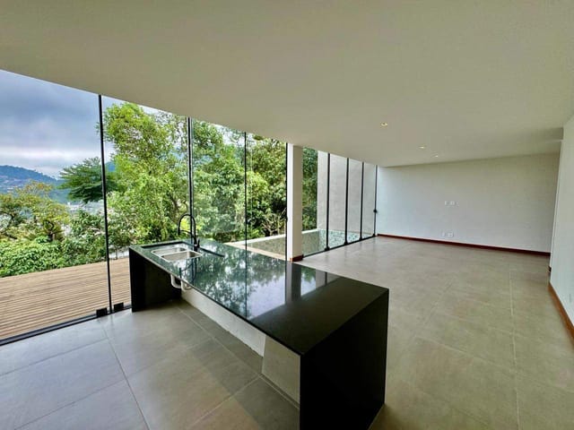 Casa com 500m² 3 quartos e 1 banheiro, à venda, no bairro Quitandinha em Petrópolis