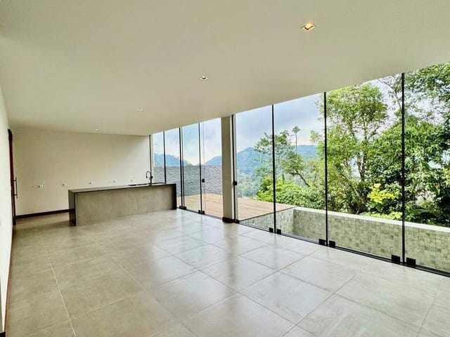 Casa com 500m² 3 quartos e 1 banheiro, à venda, no bairro Quitandinha em Petrópolis