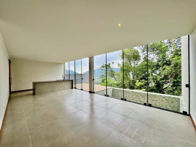 Casa com 500m² 3 quartos e 1 banheiro, à venda, no bairro Quitandinha em Petrópolis