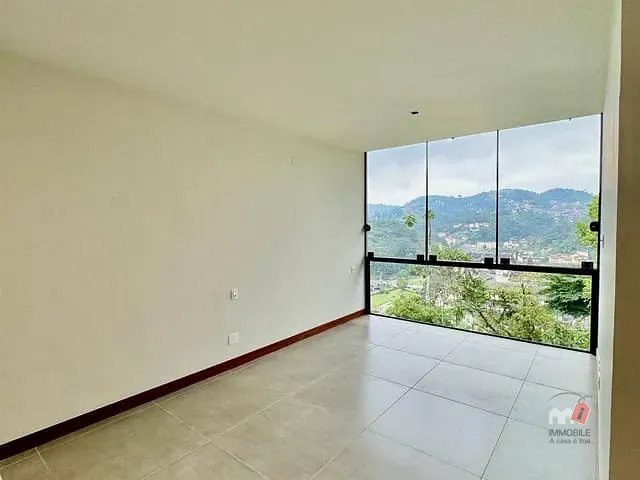 Casa com 500m² 3 quartos e 1 banheiro, à venda, no bairro Quitandinha em Petrópolis