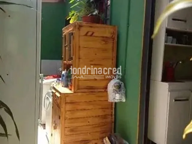 Casa com 200m² 3 quartos e 2 banheiros, à venda, no bairro Conjunto Semiramis Barros Braga em Londrina