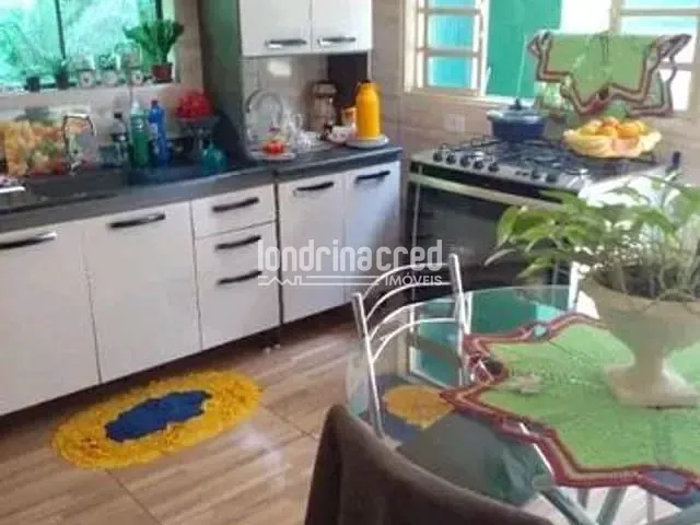 Casa com 200m² 3 quartos e 2 banheiros, à venda, no bairro Conjunto Semiramis Barros Braga em Londrina