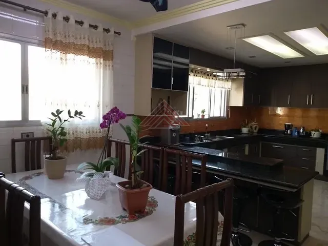 Casa com 300m² 3 quartos e 3 banheiros, à venda, no bairro Jardim Zaira em Mauá