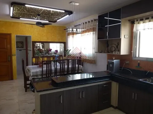 Casa com 300m² 3 quartos e 3 banheiros, à venda, no bairro Jardim Zaira em Mauá