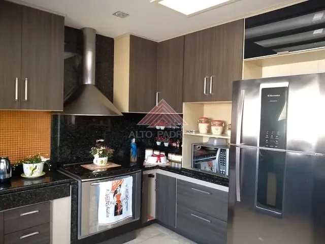 Casa com 300m² 3 quartos e 3 banheiros, à venda, no bairro Jardim Zaira em Mauá