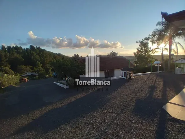 Casa com 1000m² 2 quartos e 1 banheiro, à venda, no bairro Itaiacoca em Ponta Grossa