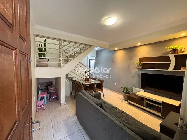 Casa com 78m² 2 quartos e 1 banheiro, à venda, no bairro Jaqueline em Belo Horizonte