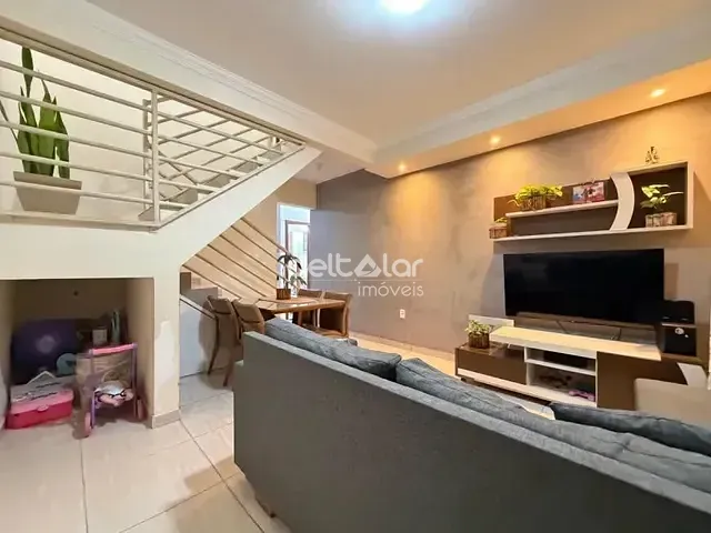 Casa com 78m² 2 quartos e 2 banheiros, à venda, no bairro Jaqueline em Belo Horizonte