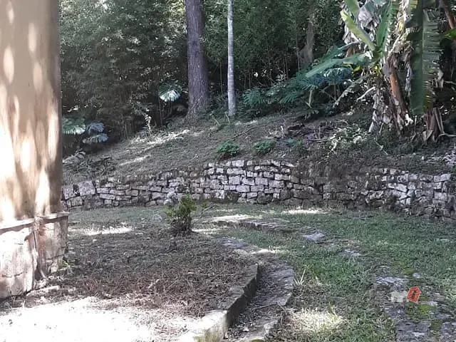 Casa com 3600m² 1 quarto e 1 banheiro, à venda, no bairro Corrêas em Petrópolis