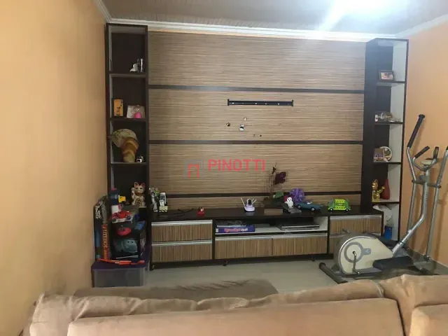 Casa 3 quartos e 2 banheiros, à venda, no bairro Nova Petrópolis em São Bernardo do Campo