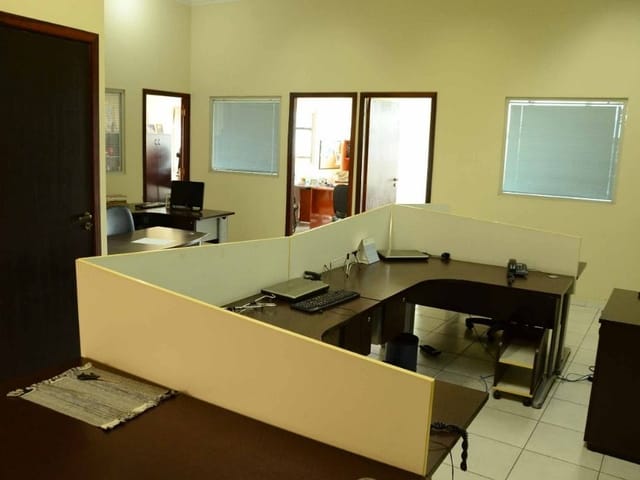 Casa com 460m² 4 quartos e 3 banheiros, para alugar, no bairro Jardim das Flores em Osasco