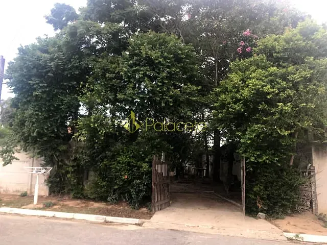Casa com 810m², à venda, no bairro Vila São Benedito em Pindamonhangaba
