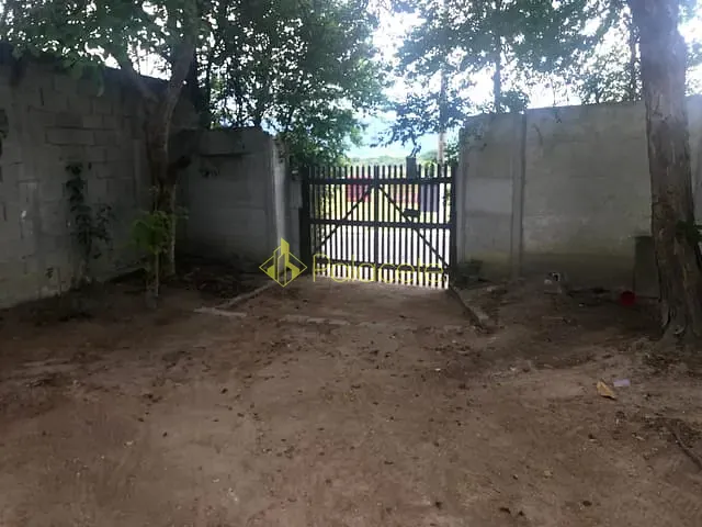 Casa com 810m², à venda, no bairro Vila São Benedito em Pindamonhangaba