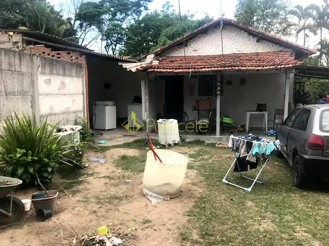 Casa com 810m², à venda, no bairro Vila São Benedito em Pindamonhangaba