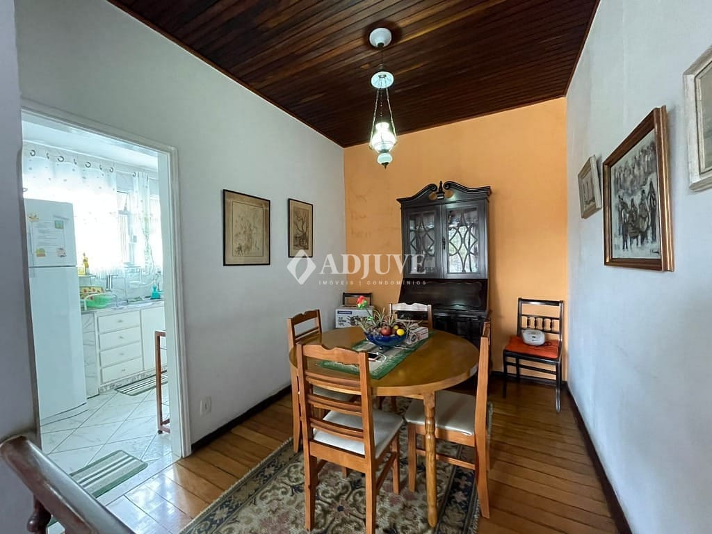 Casa à venda com 4 quartos, 180m² - Foto 3