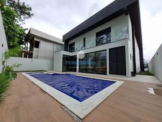 Casa com 450m² 4 quartos e 5 banheiros, à venda, no bairro Jardim do Golfe em São José dos Campos