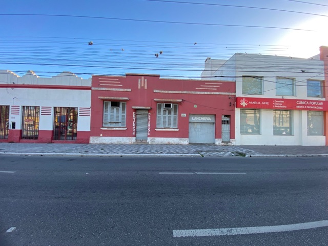 Casa com 154m², à venda, no bairro Centro em Pelotas