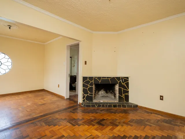 Casa com 300m² 4 quartos e 4 banheiros, à venda, no bairro Areal em Pelotas
